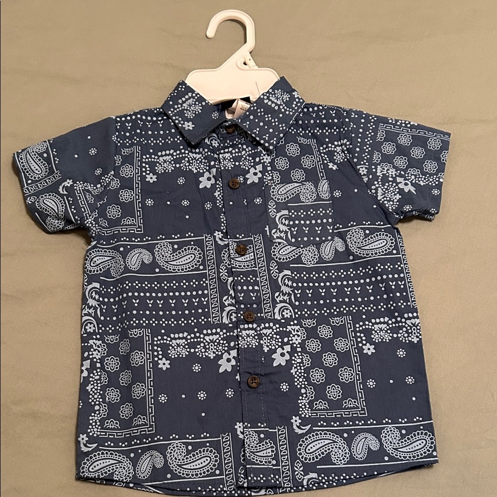 Old Navy Kids Button Down Shirt in Navy and White